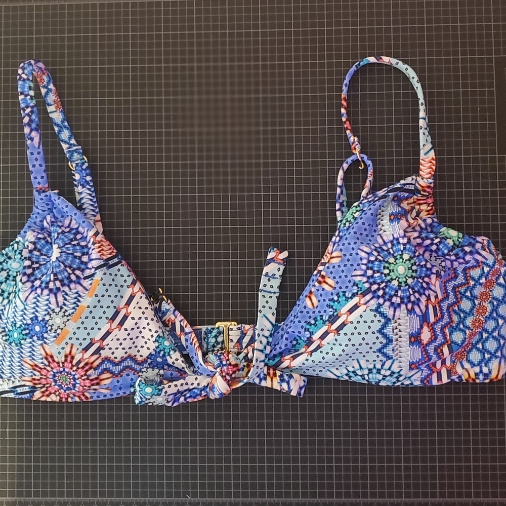 Sunsets Separates Sz L BNWT Bikini Top